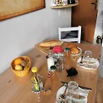 La Coticia En Pevele Bed & Breakfast 3*